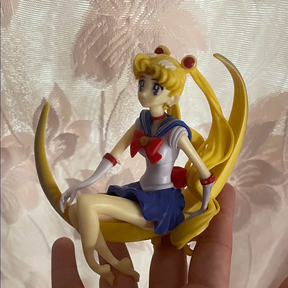 Sailor Moon Figurine with Yellow and Blue Outfit